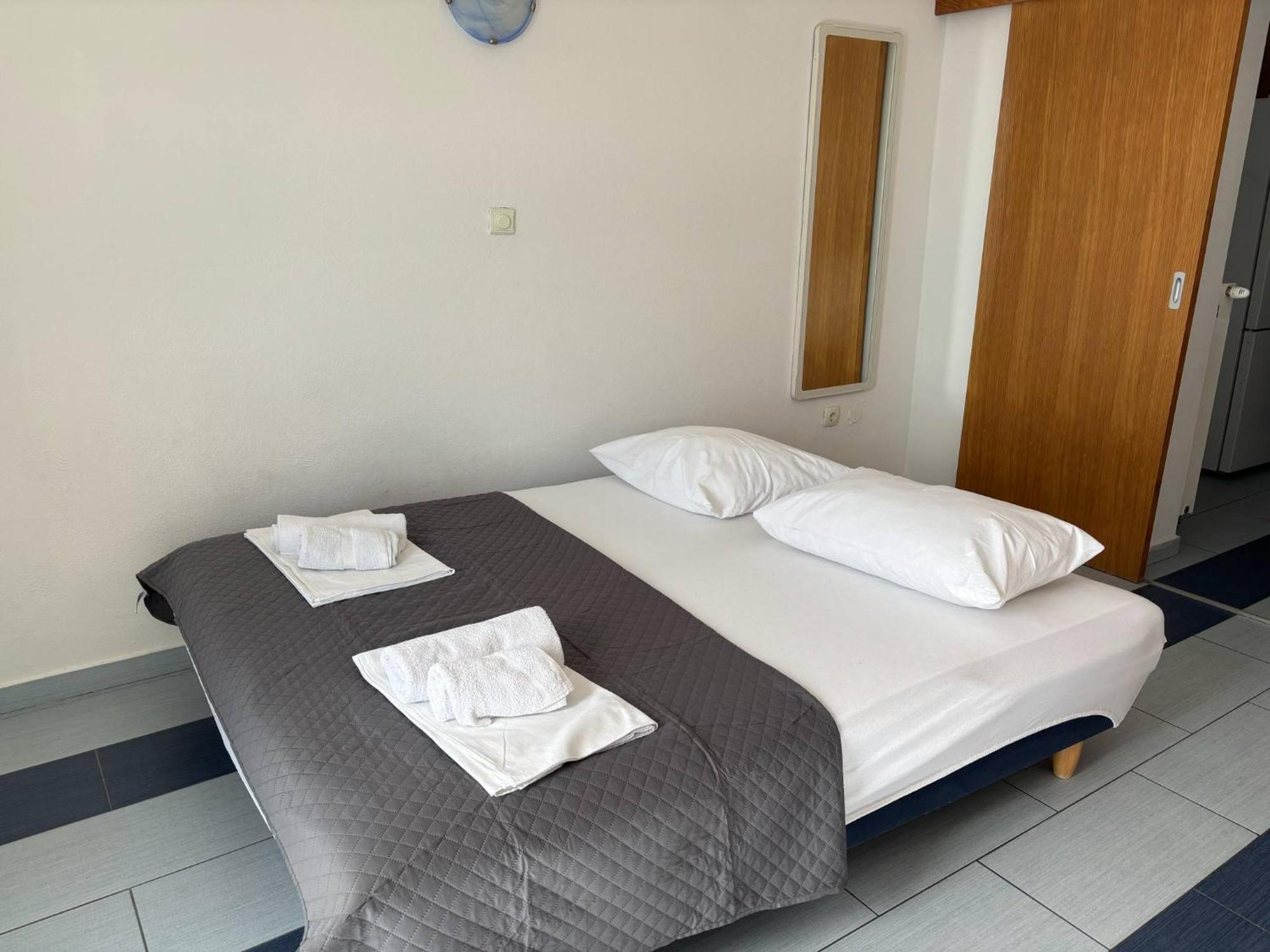 Apartments & Room Madi Senj  Exterior foto
